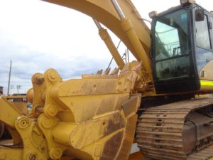 Equipment-Youngs-Earth-Moving-Excavator-CAT-325C2
